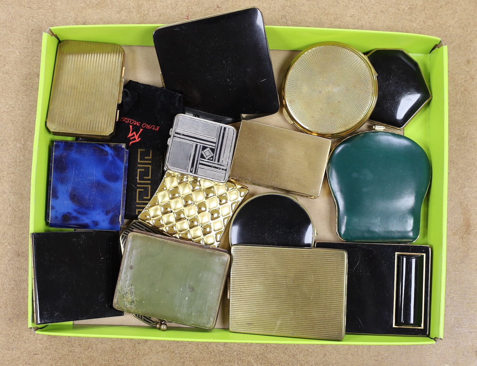 A collection of unusual ornate ladies compacts from late 1930’s (16)